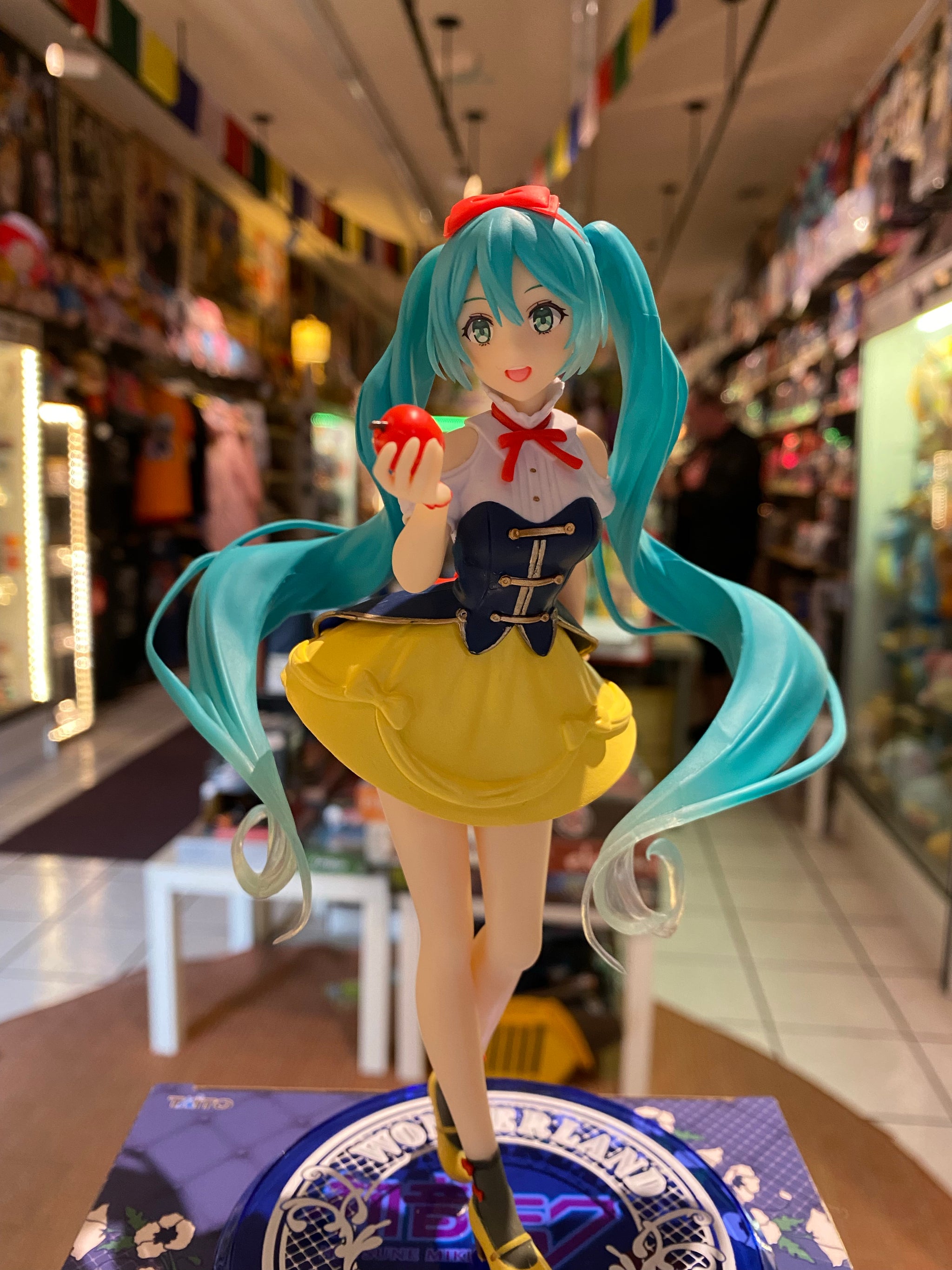 Hatsune Miku Wonderland Snow White figure – Toy Mandala